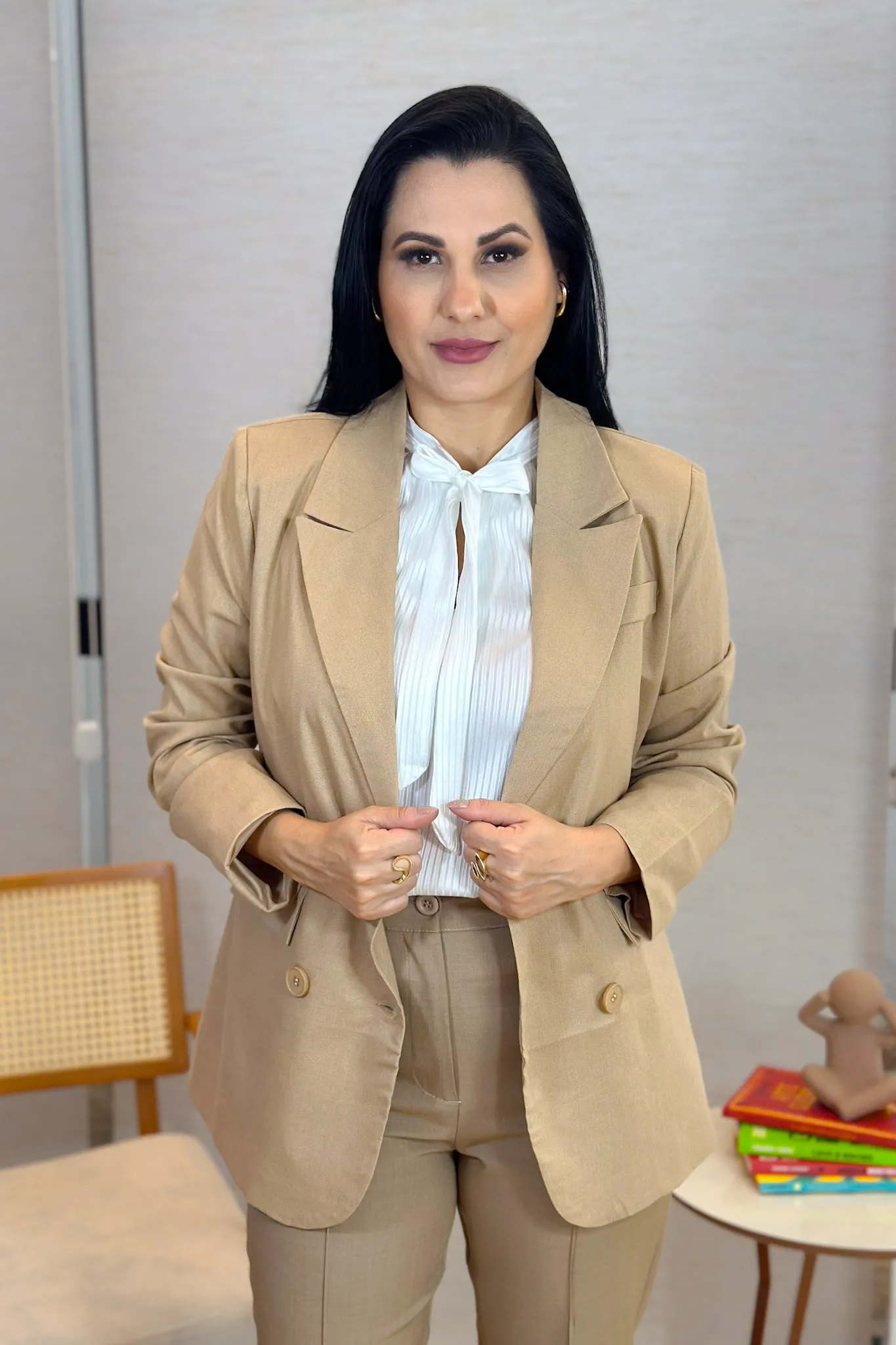 Blazer Em Poli-linho Detalhe Botões Bolso Fake Jasmim Bege - Image 17