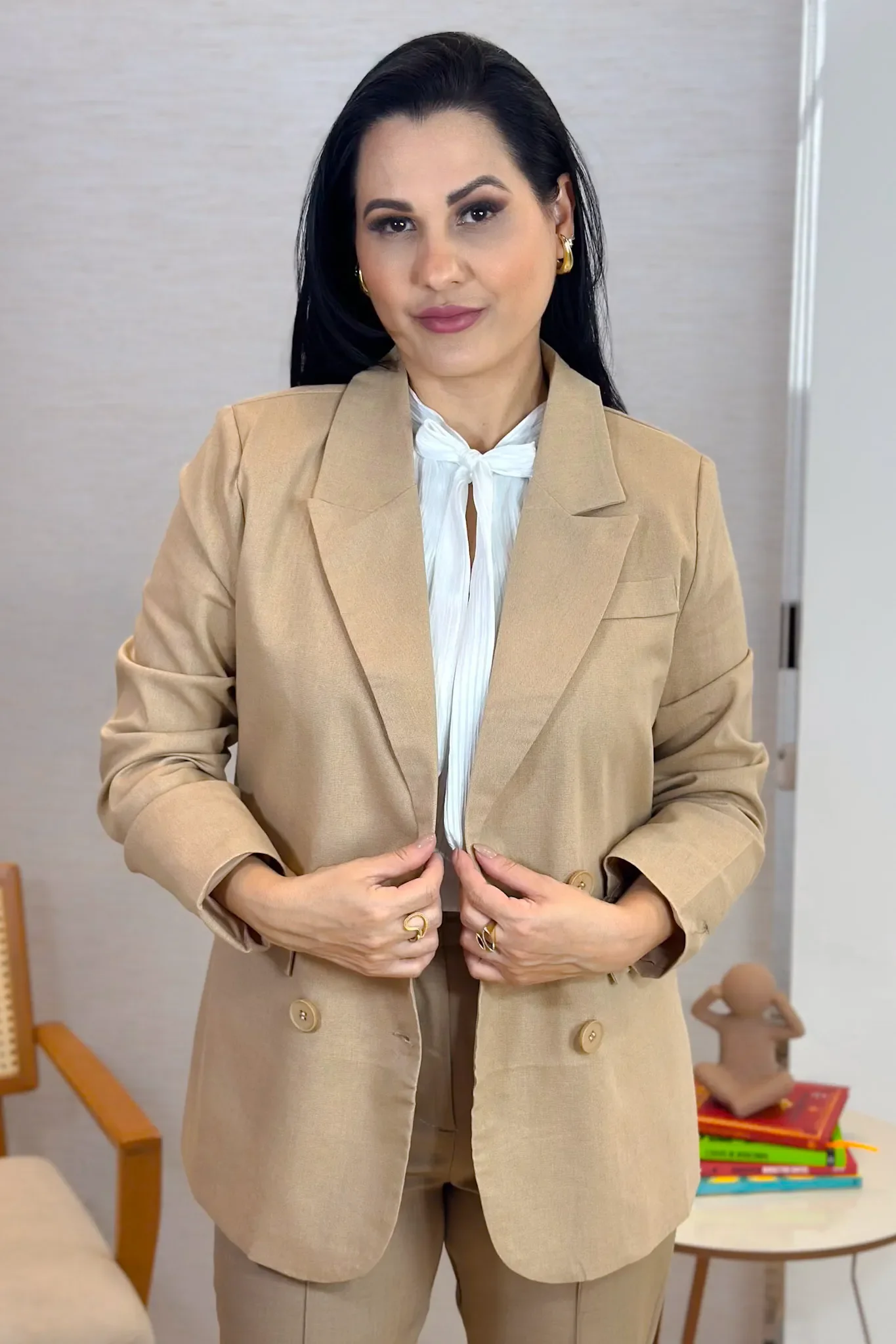 Blazer Em Poli-linho Detalhe Botões Bolso Fake Jasmim Bege - Image 8