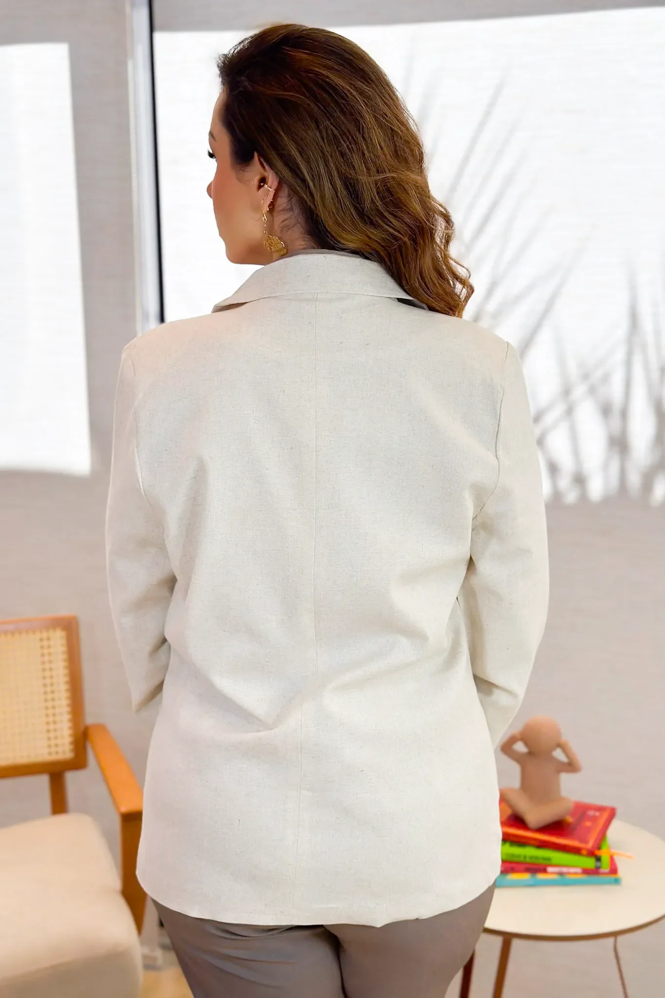 Blazer Em Poli-linho Detalhe Botões Bolso Fake Jasmim Creme - Image 4
