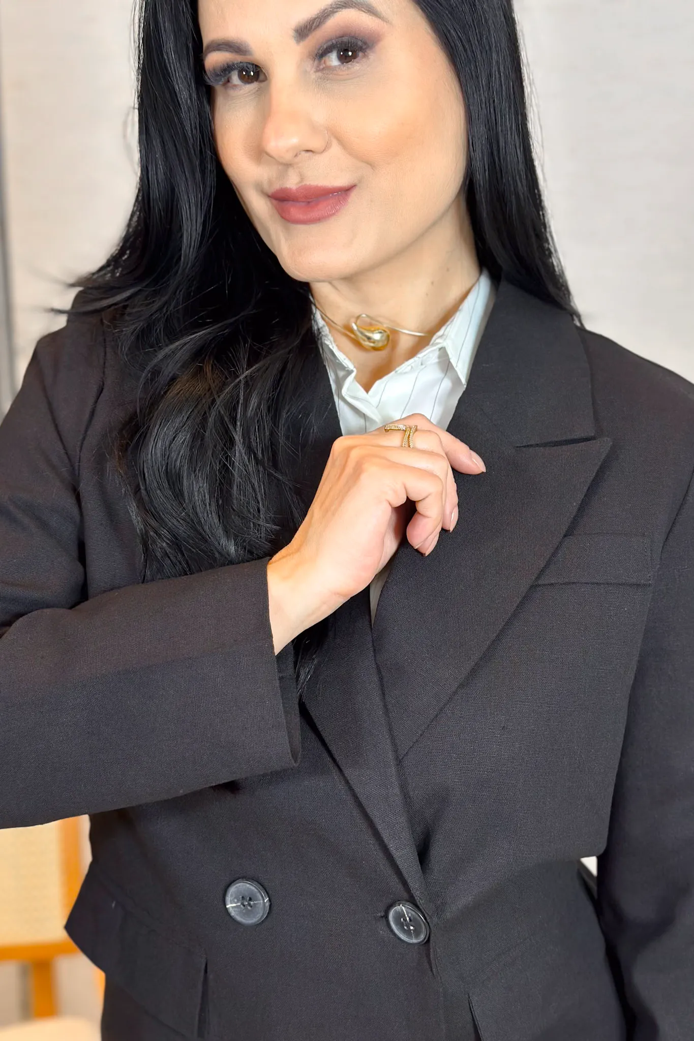 Blazer Em Poli-linho Detalhe Botões Bolso Fake Jasmim Preto - Image 12