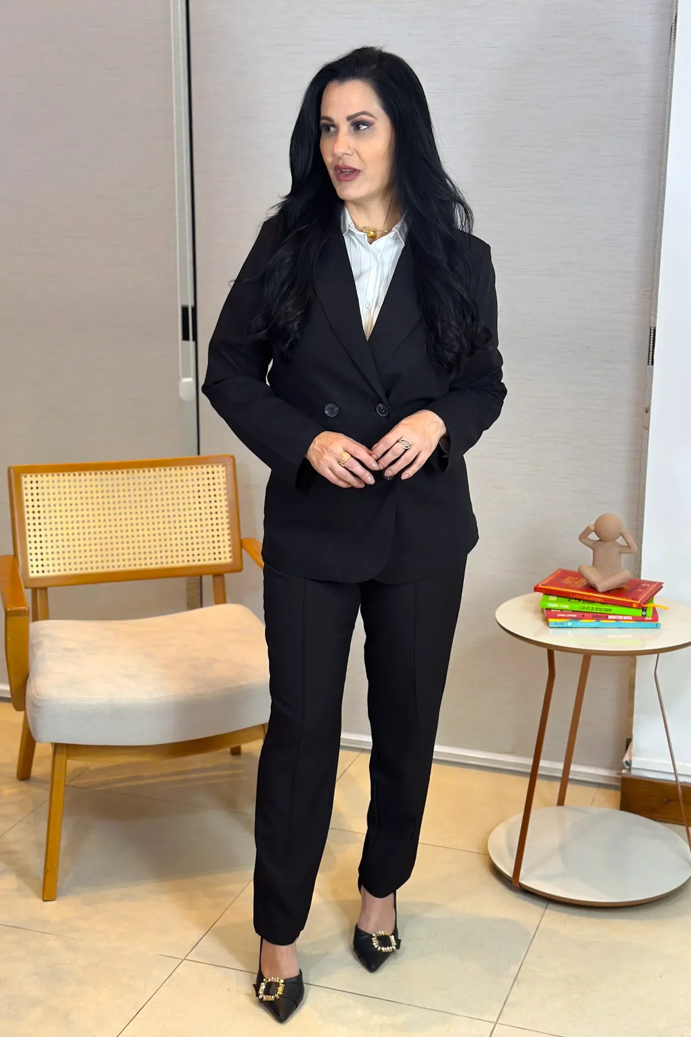 Blazer Em Poli-linho Detalhe Botões Bolso Fake Jasmim Preto - Image 16