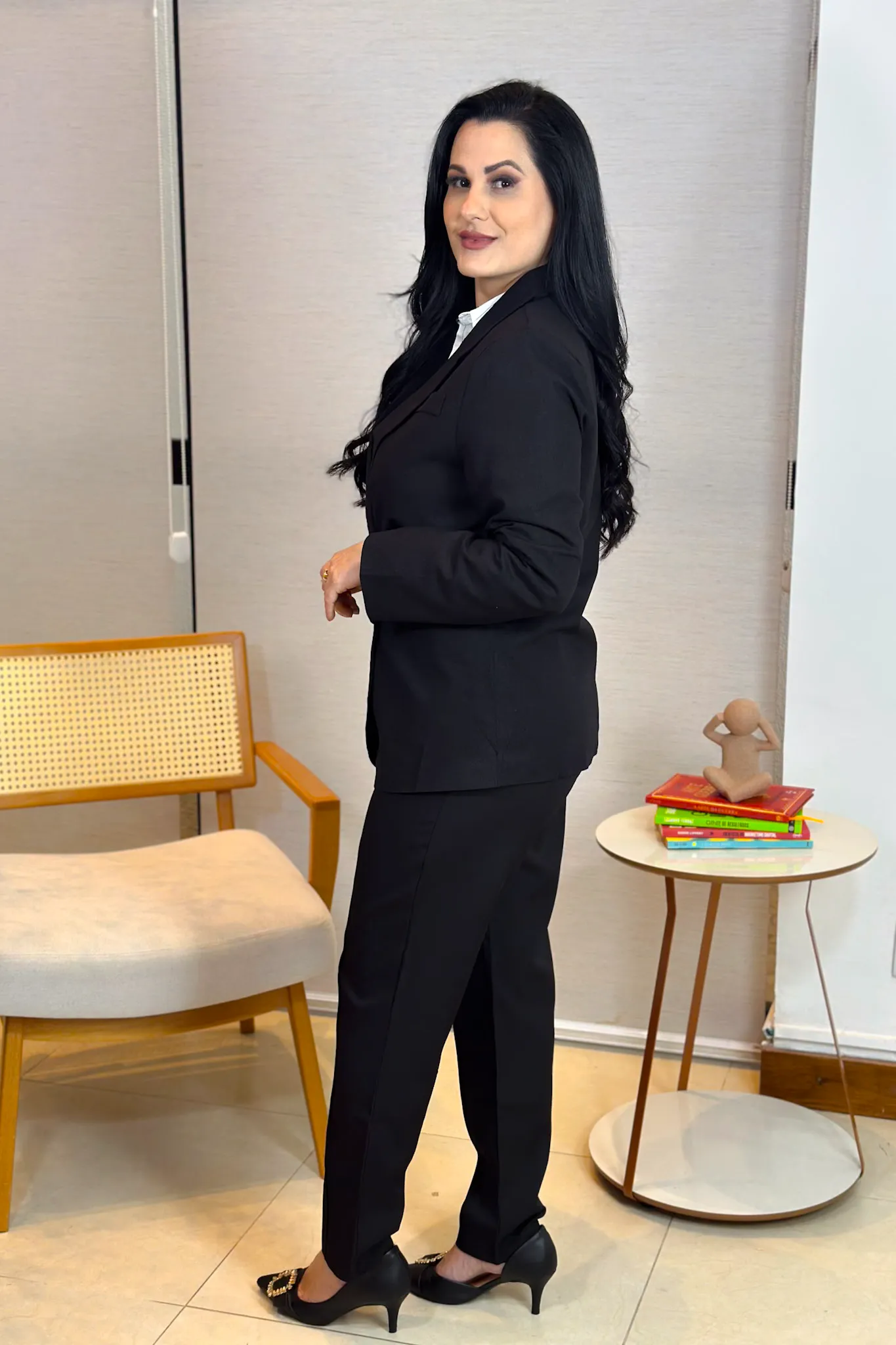 Blazer Em Poli-linho Detalhe Botões Bolso Fake Jasmim Preto - Image 18