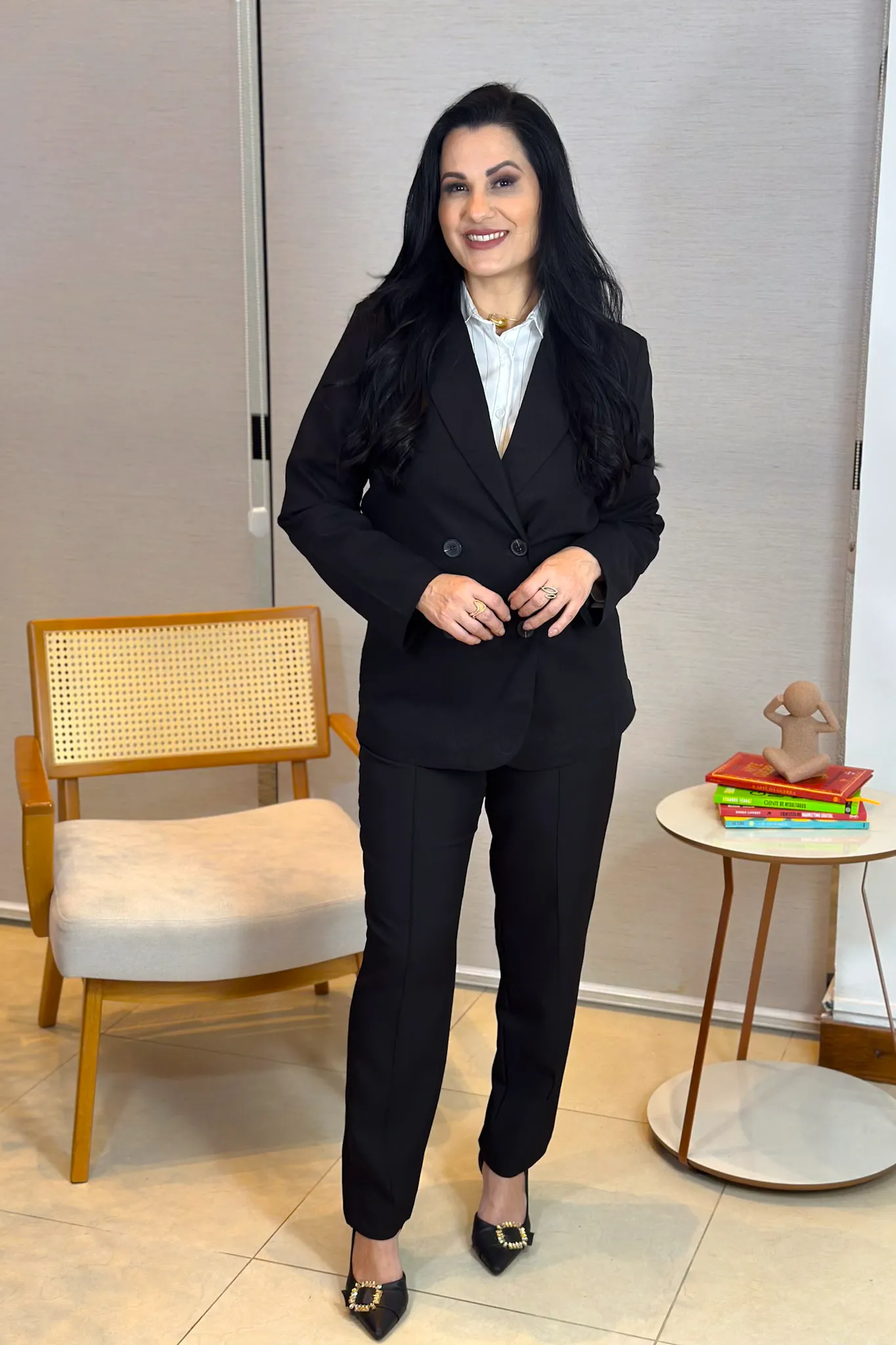 Blazer Em Poli-linho Detalhe Botões Bolso Fake Jasmim Preto - Image 19