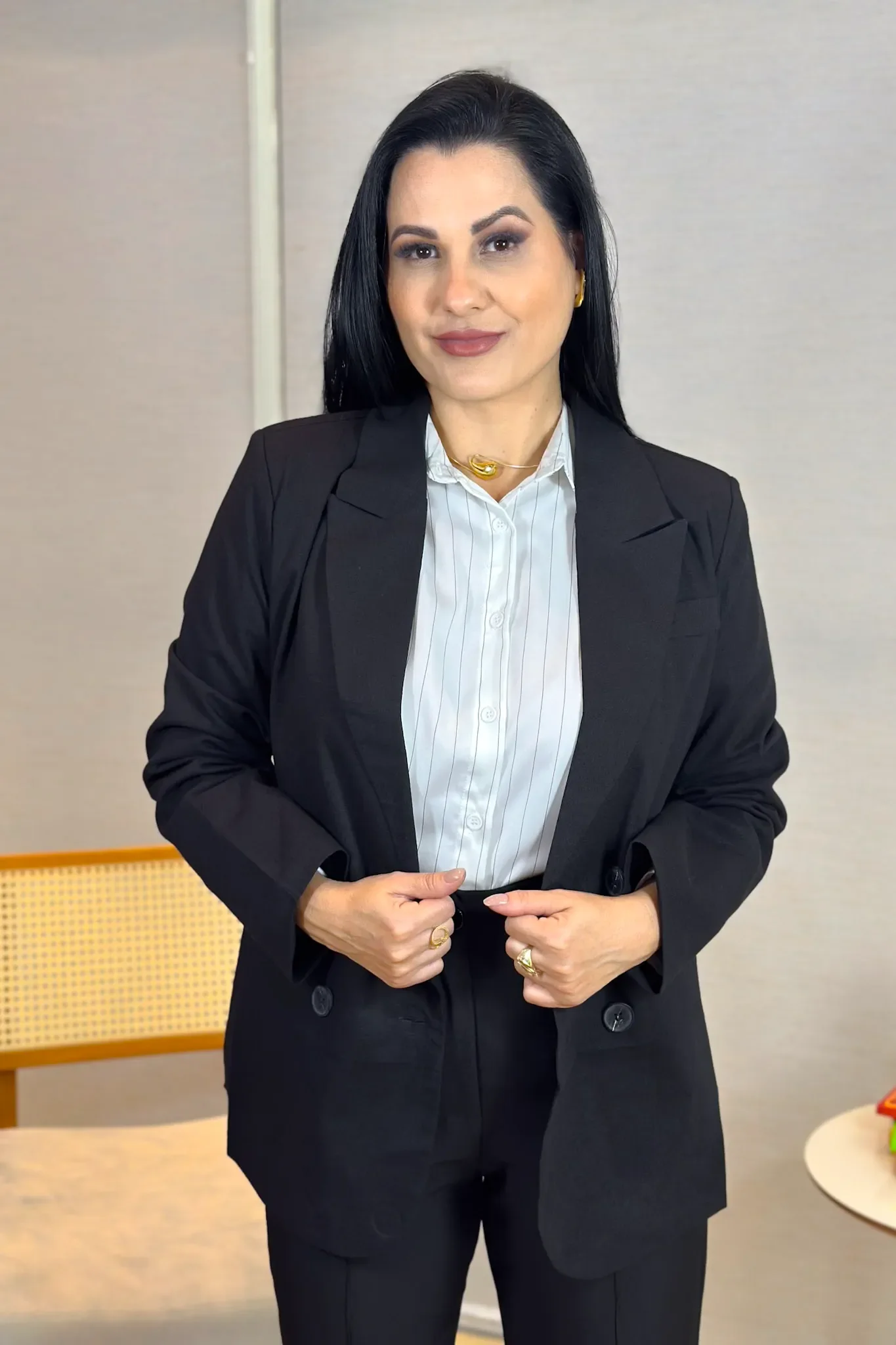 Blazer Em Poli-linho Detalhe Botões Bolso Fake Jasmim Preto - Image 8