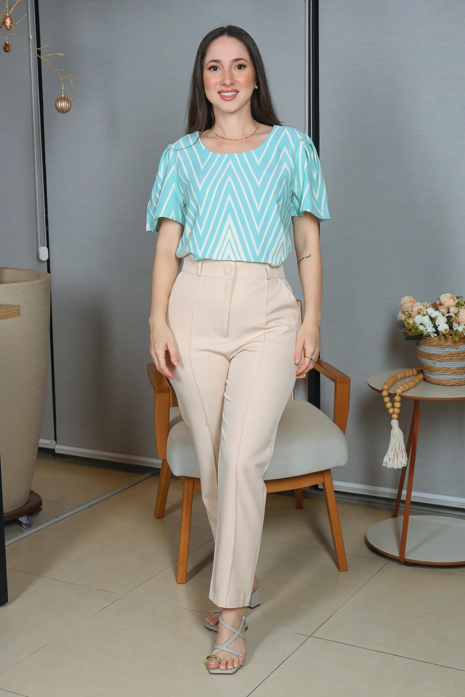 Blusa Manga Curta Crepe Classic Estampa Chevron Claudia Ciano - Image 13