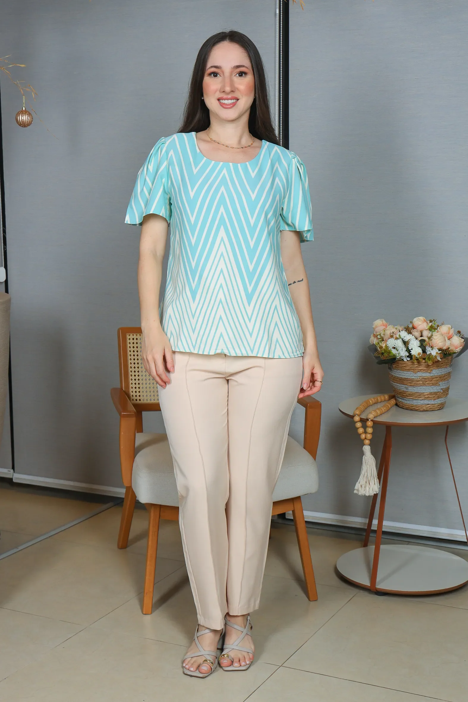 Blusa Manga Curta Crepe Classic Estampa Chevron Claudia Ciano - Image 15