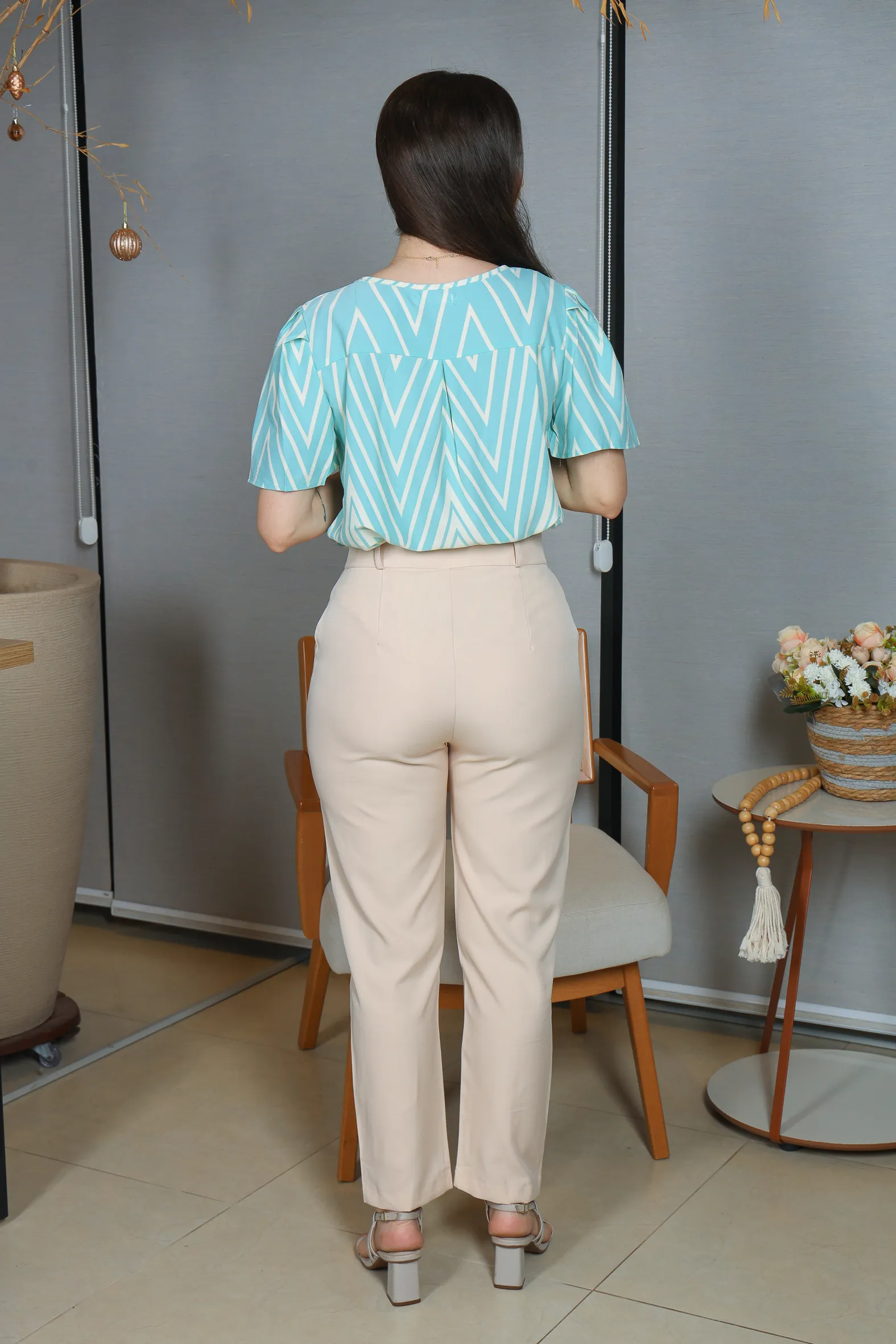 Blusa Manga Curta Crepe Classic Estampa Chevron Claudia Ciano - Image 16