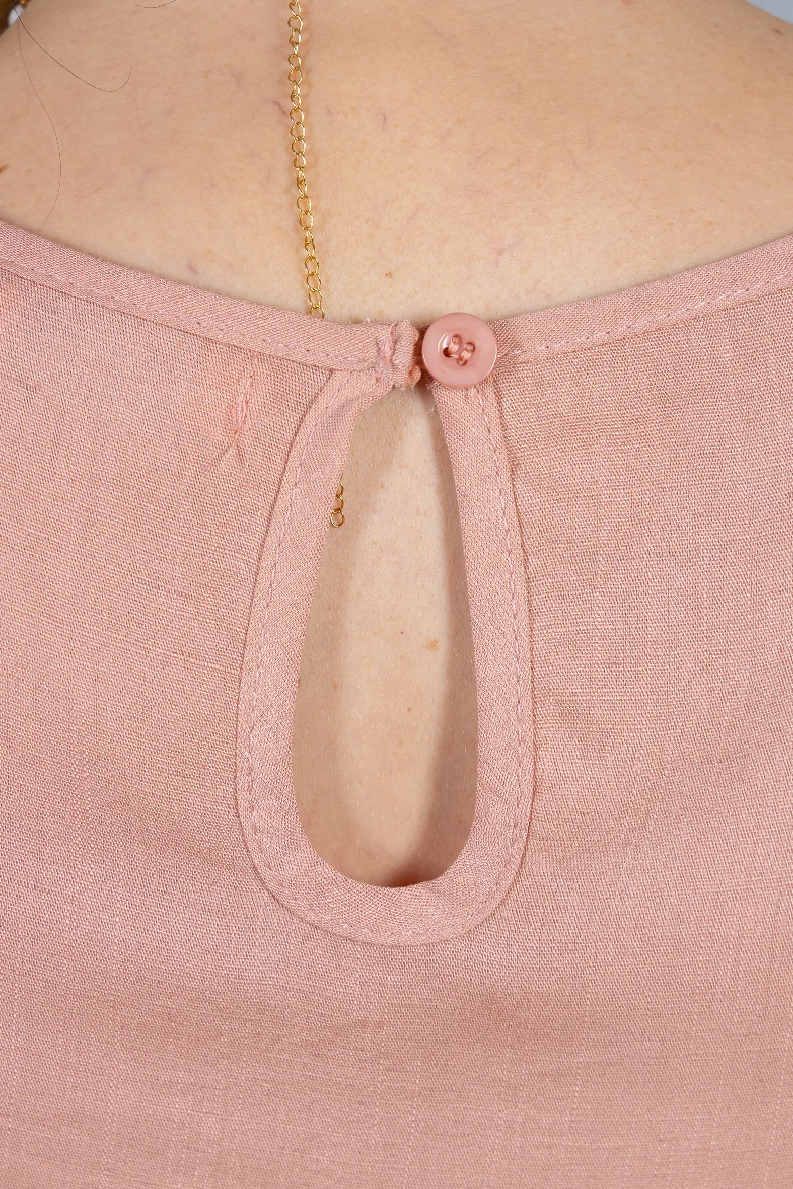 Blusa Manga Curta Visco-Linho Detalhes Bordados em Flores Darcy Rosa - Image 9