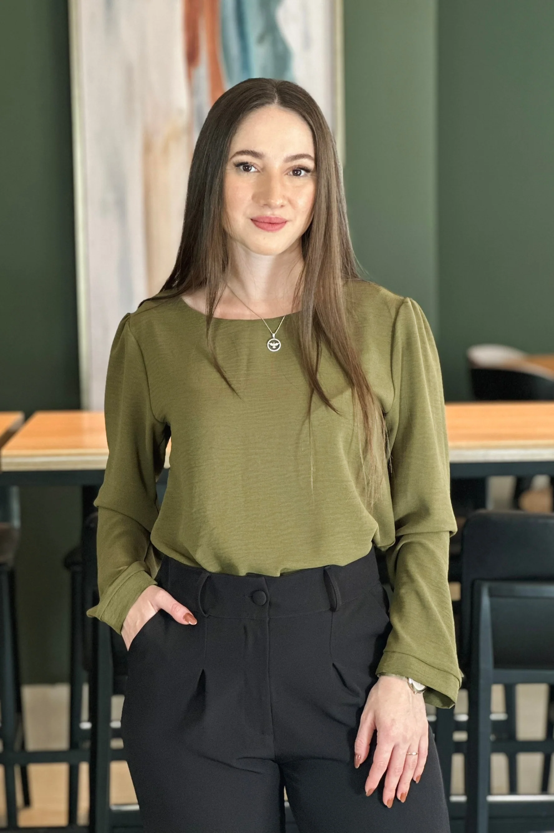 Blusa Manga Longa Clássica Isabel Verde Militar - Image 5