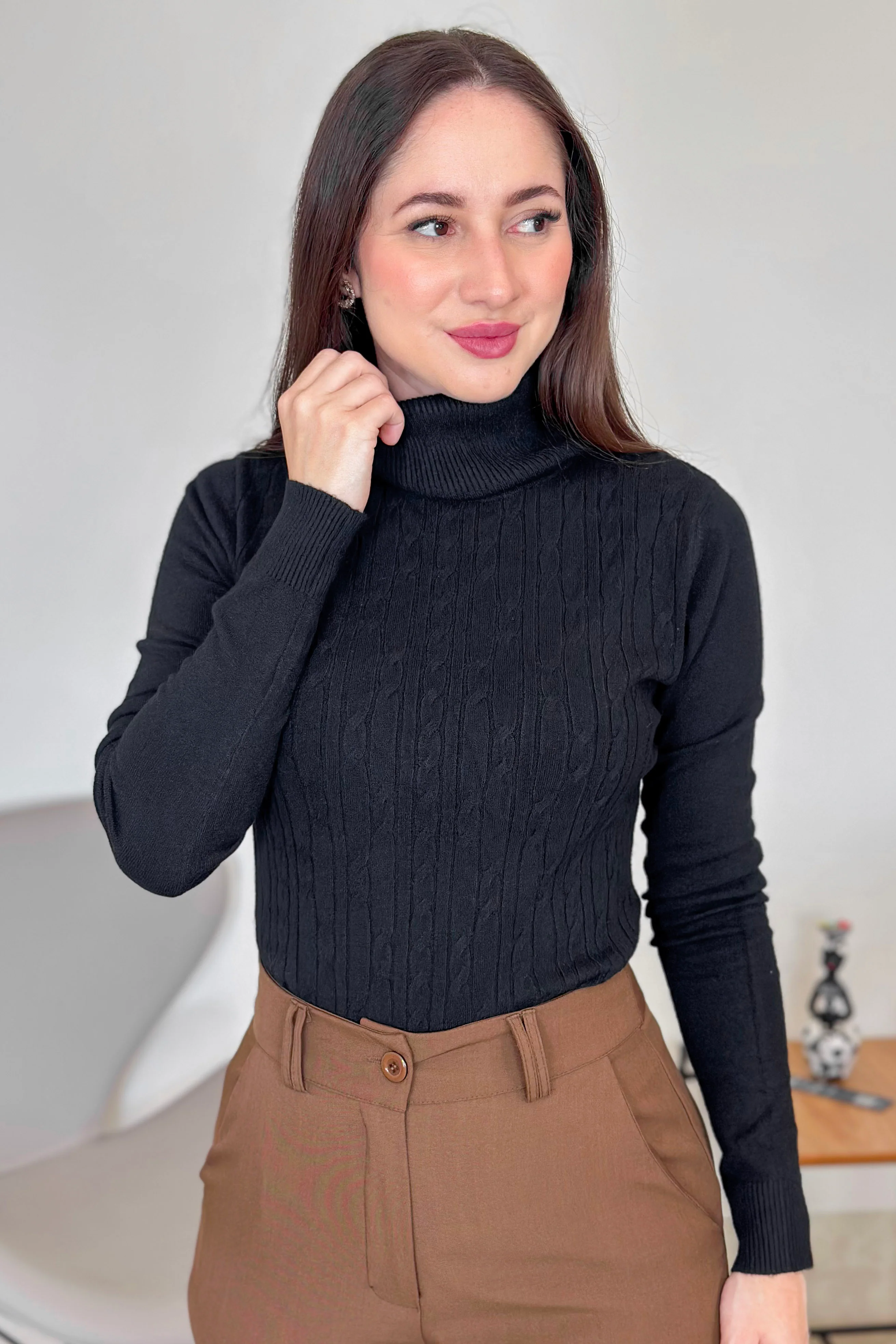 Blusa Manga Longa Em Tricot Modal Gola Boba Erica Preto - Image 11