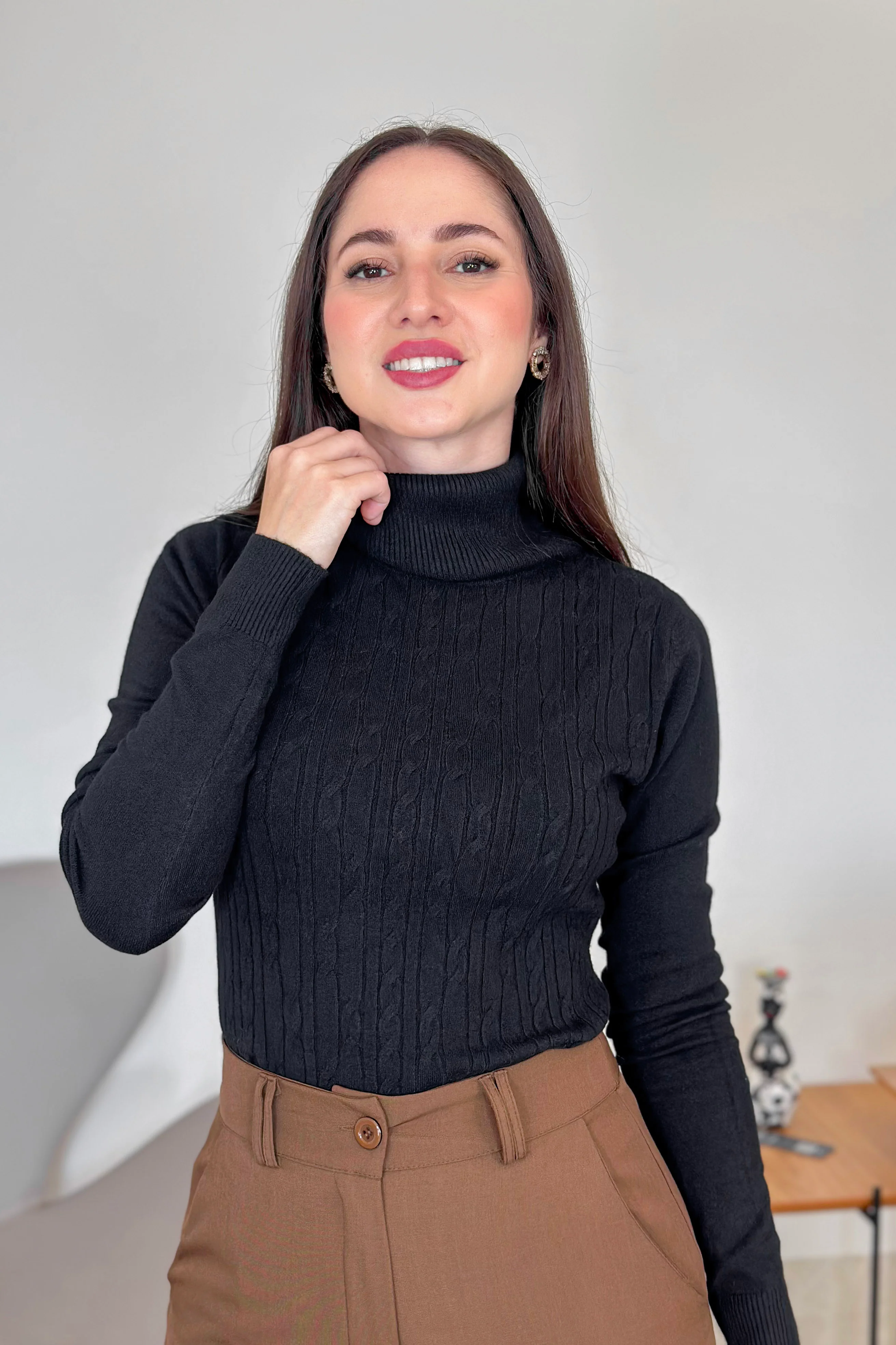 Blusa Manga Longa Em Tricot Modal Gola Boba Erica Preto - Image 8