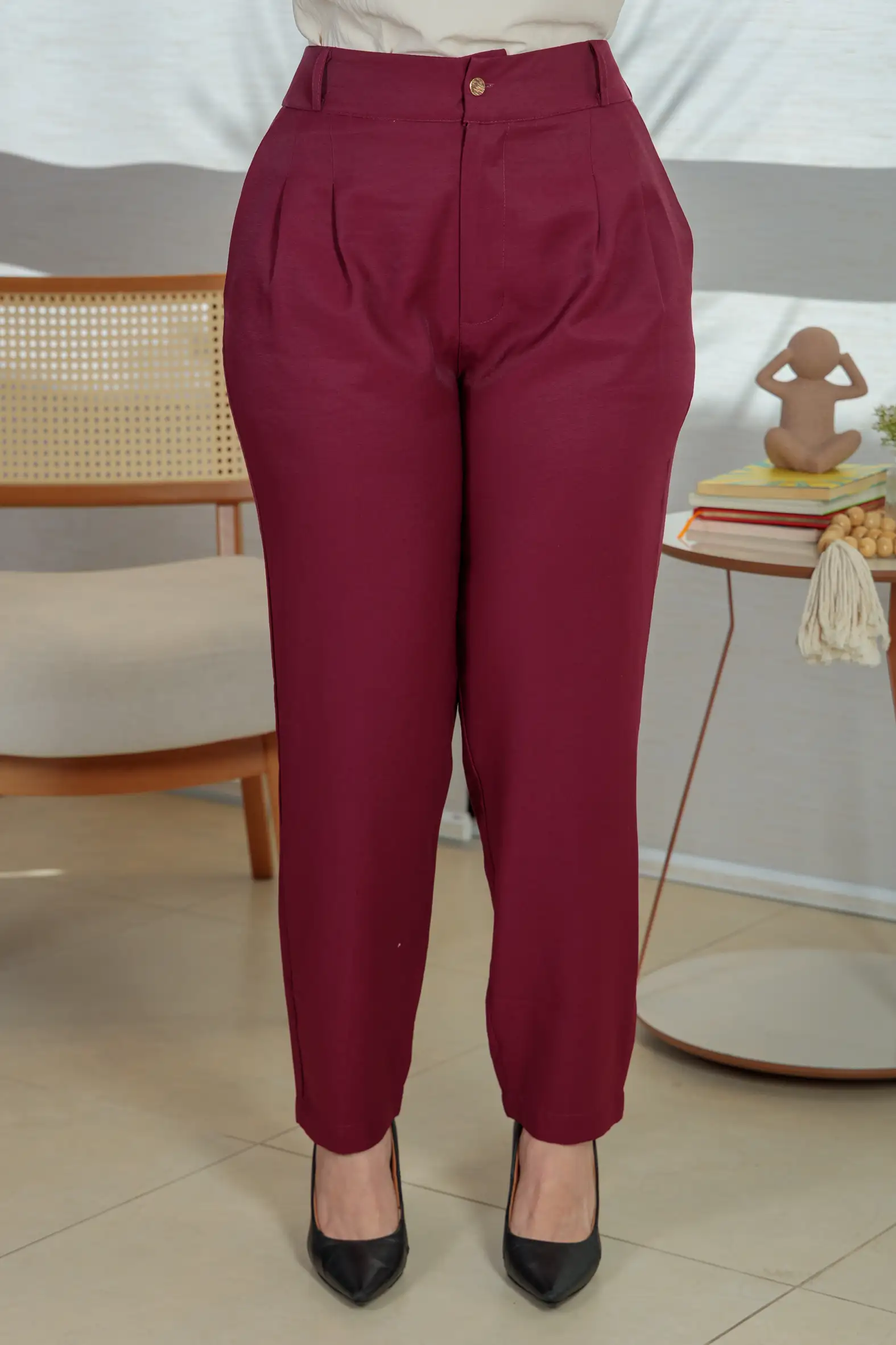 Calça Corte Reto Alfaiataria Serena Laísa Marsala - Image 8