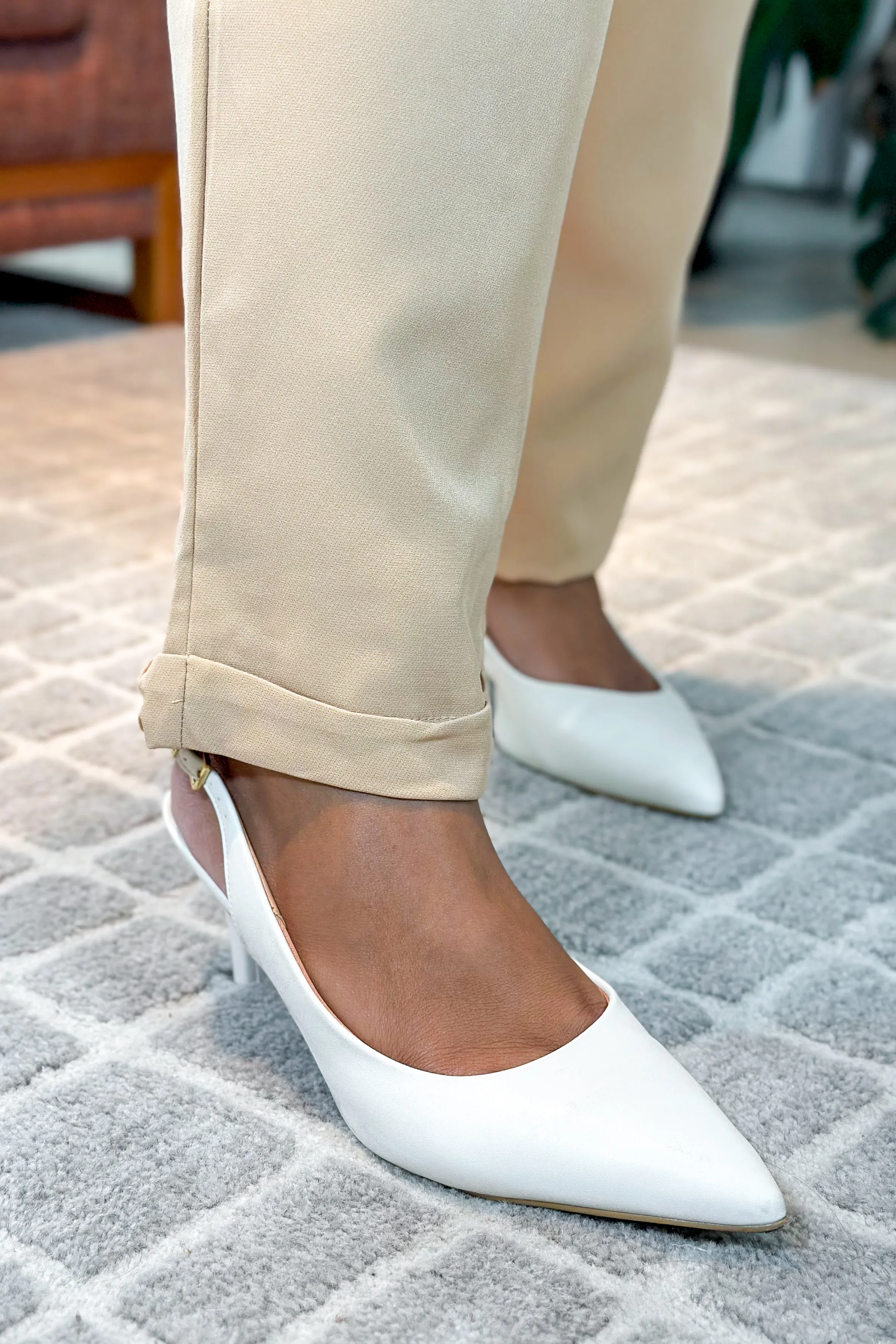 Calça Corte Reto Botão Duplo Pietra Bege - Image 7