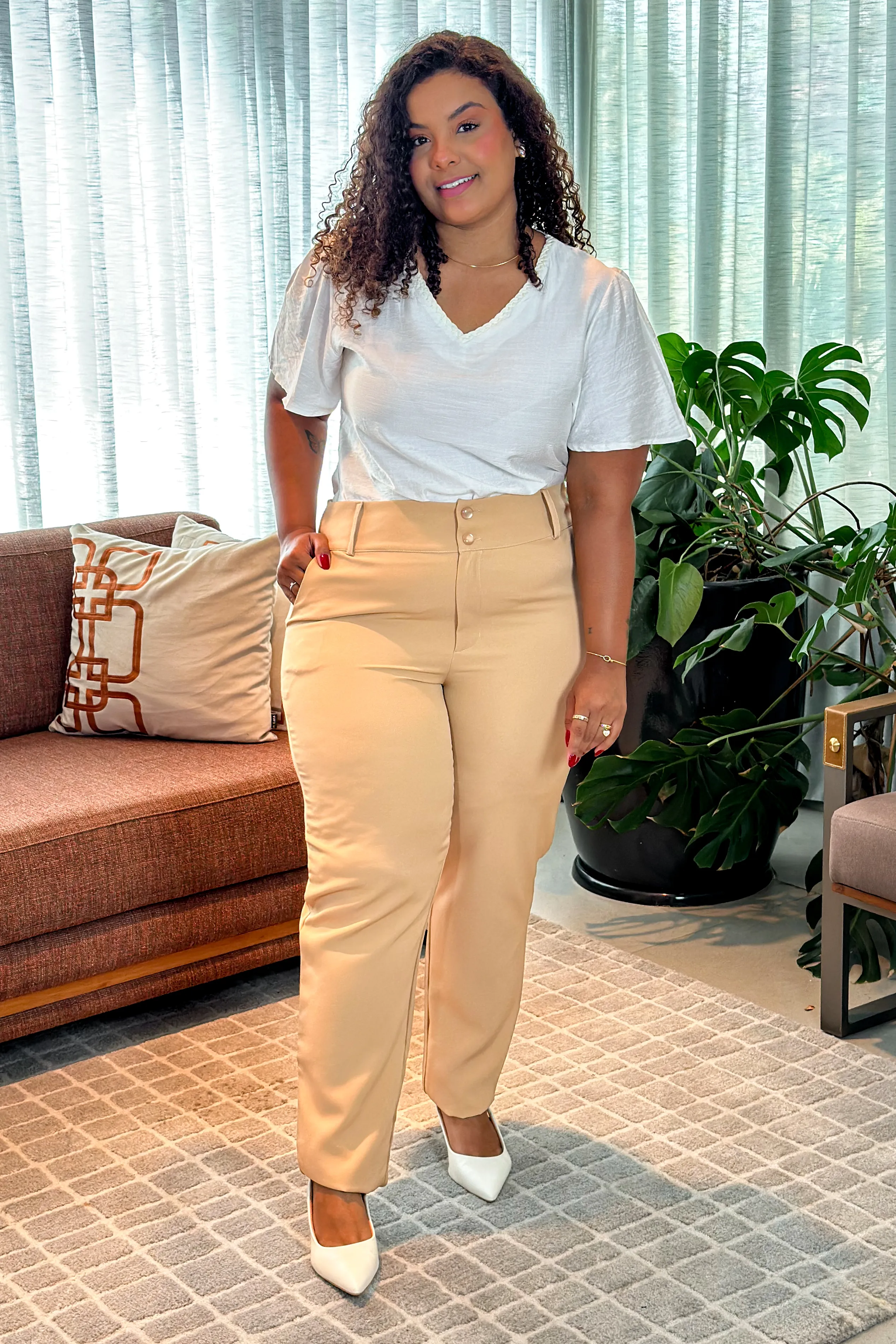 Calça Corte Reto Botão Duplo Pietra Bege - Image 9