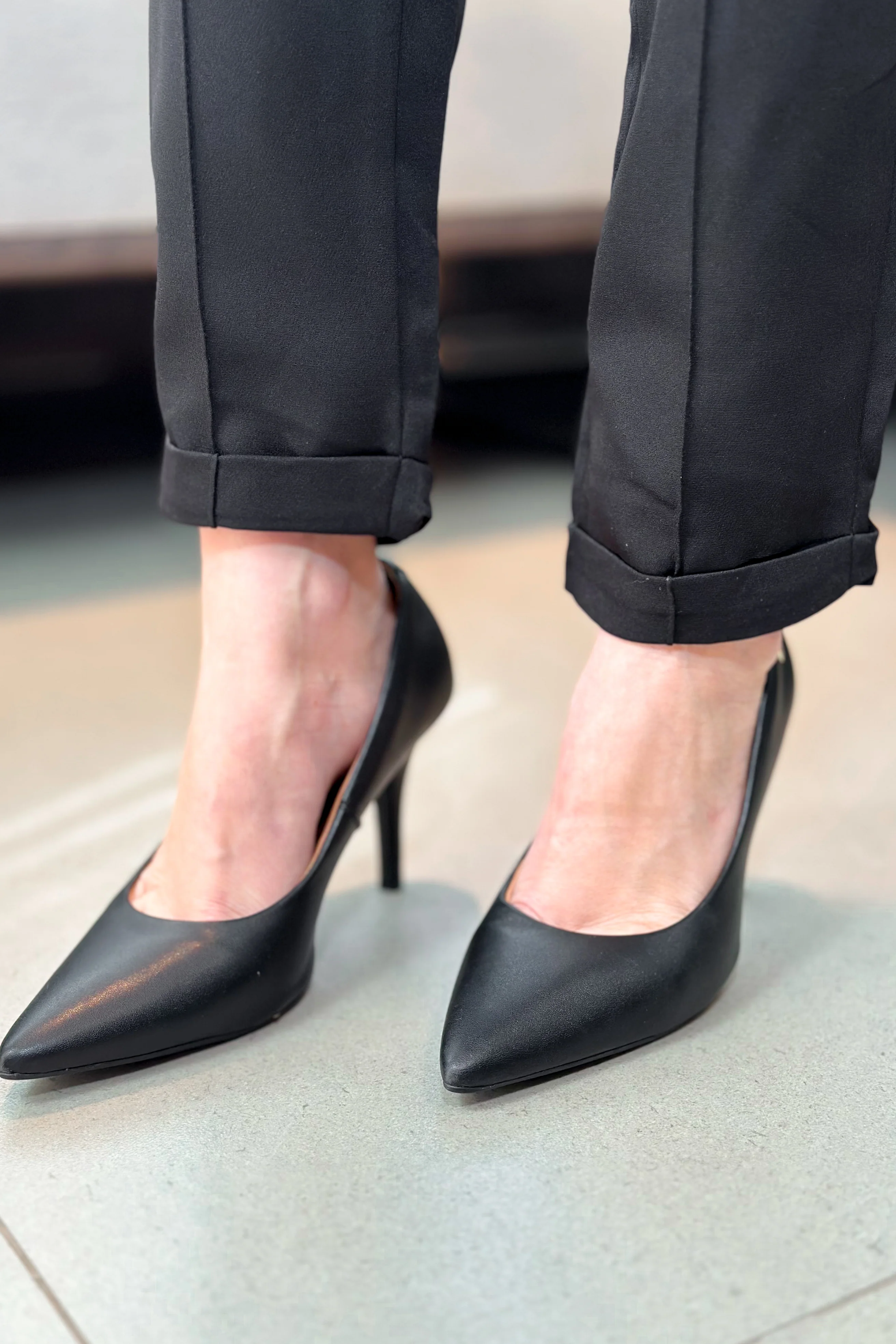 Calça Corte Reto Alfaiataria Botão Duplo Pietra Preta - Image 8