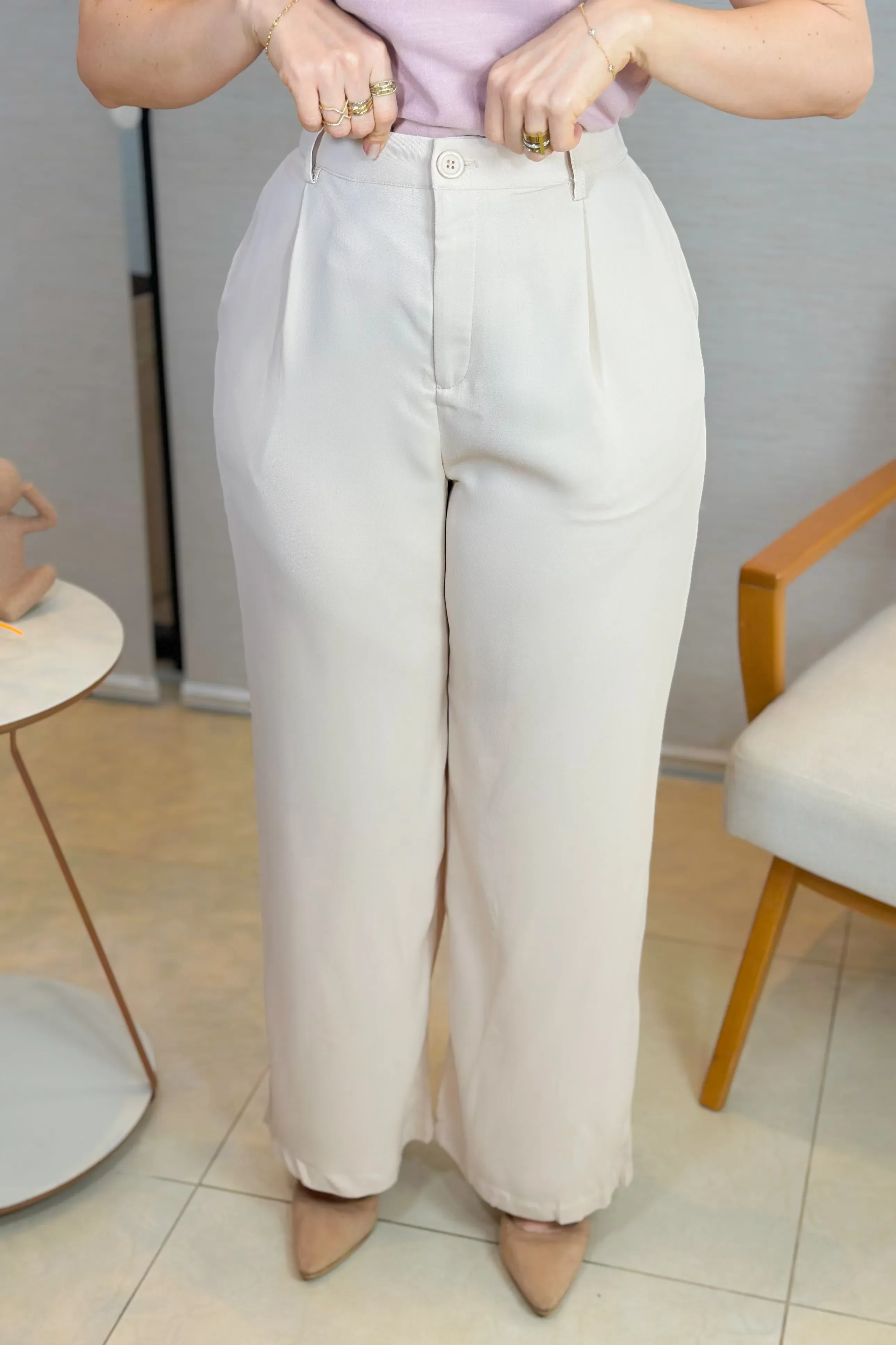 Calça Pantalona Alfaiataria Lavínia Bege - Image 6