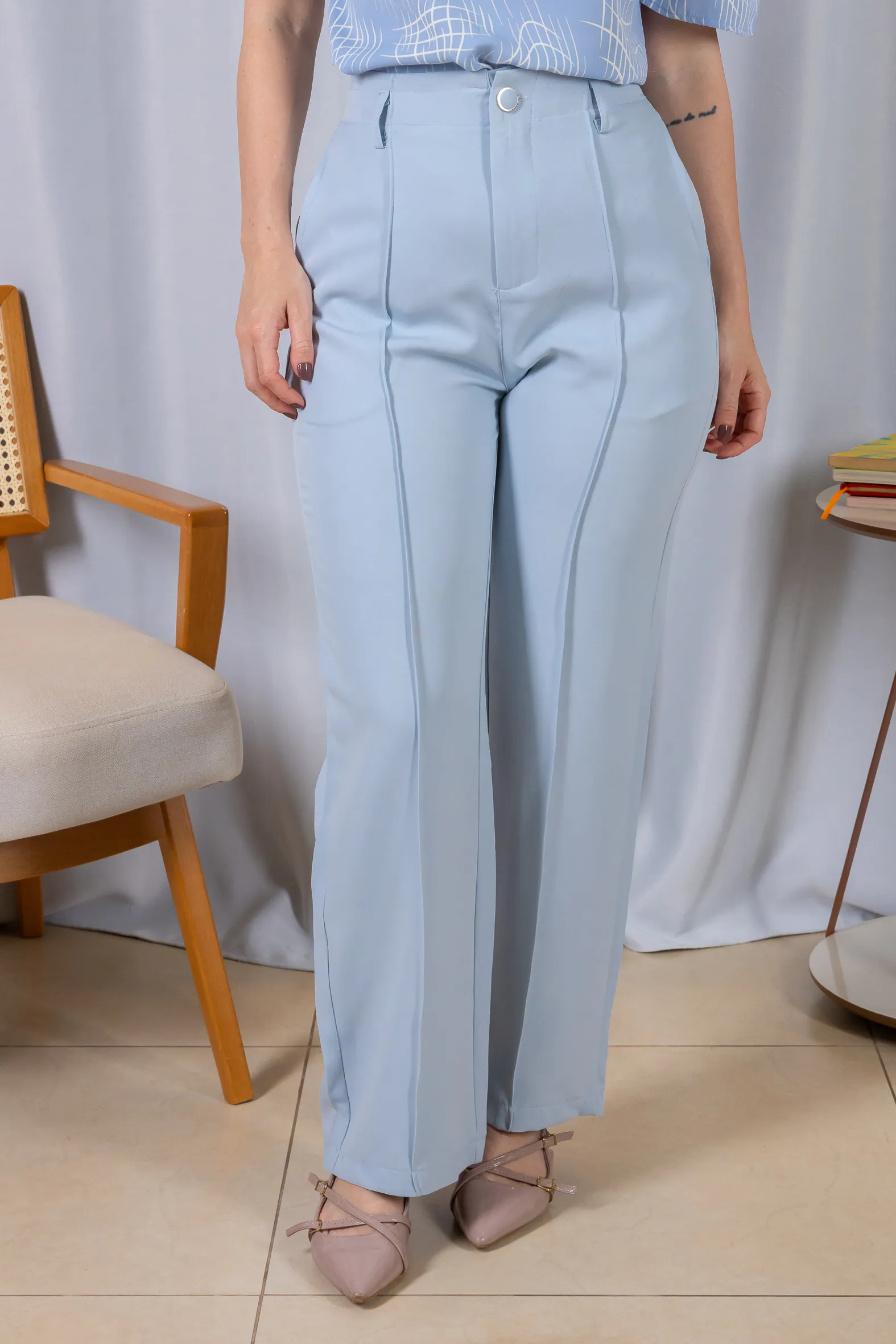 Calça Pantalona Alfaiataria Botão Encapado Margareth Azul - Image 8