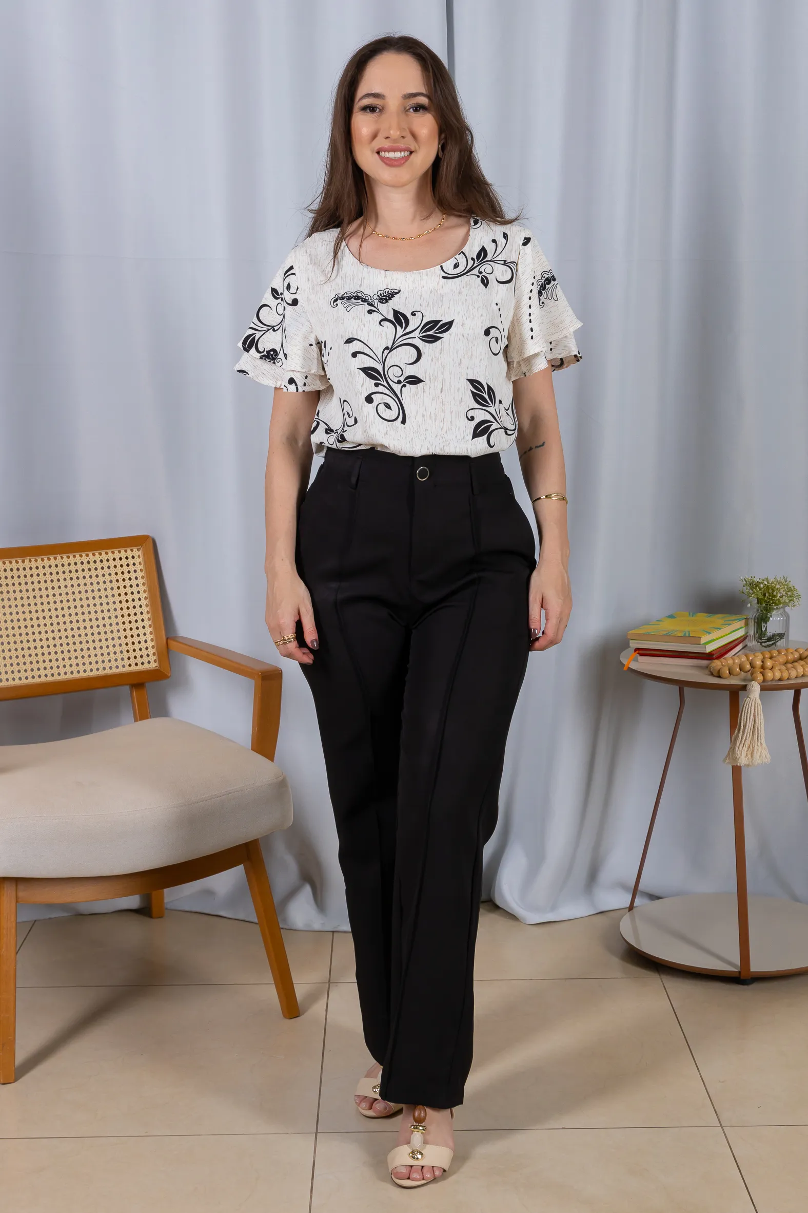 Calça Pantalona Alfaiataria Botão Encapado Margareth Preta - Image 15