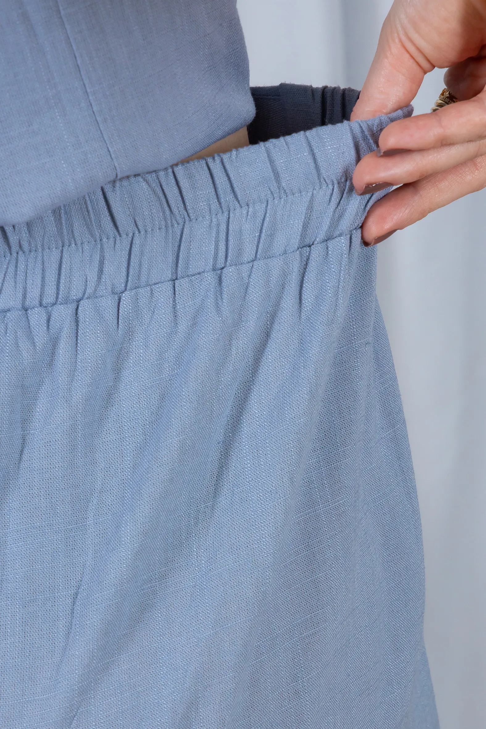 Calça Pantalona Cós com Elástico Visco Linho Flávia Azul - Image 6