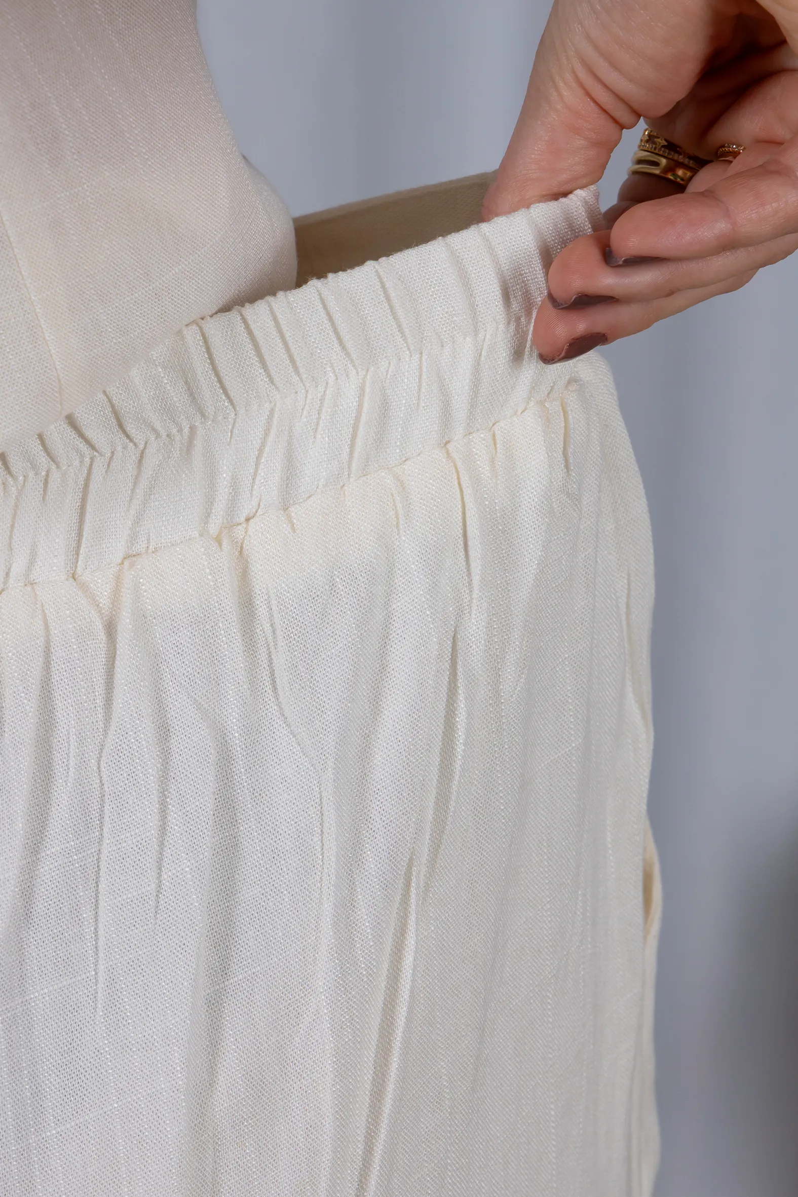 Calça Pantalona Cós com Elástico Visco Linho Flávia Branca - Image 11