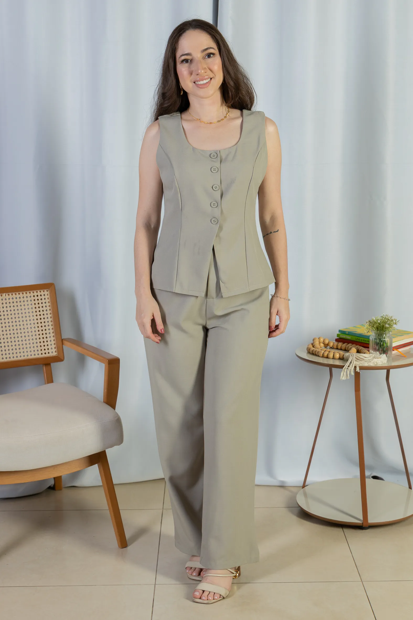 Colete Regata Alfaiataria Detalhe Botão Livia Verde - Image 10