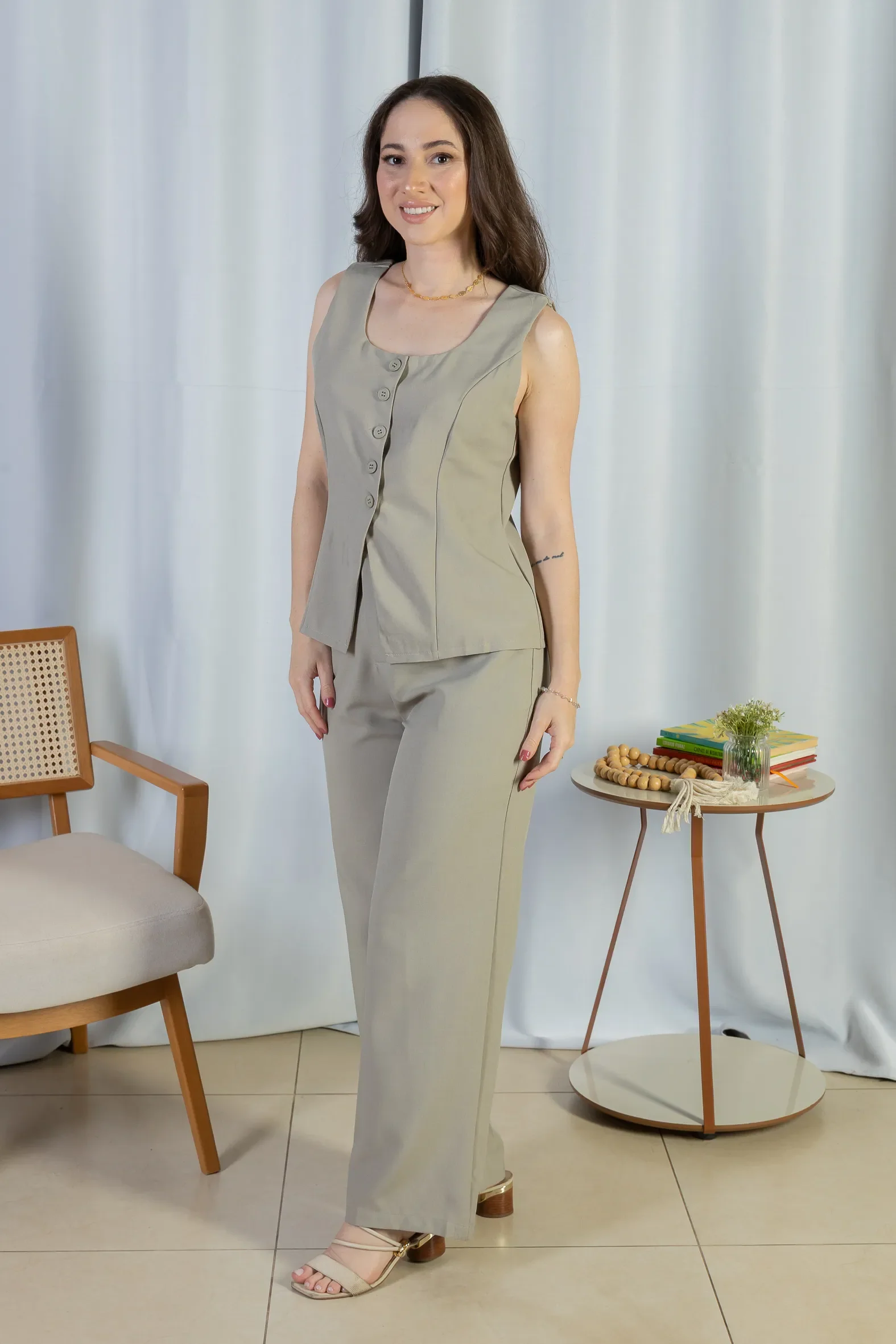 Colete Regata Alfaiataria Detalhe Botão Livia Verde - Image 8