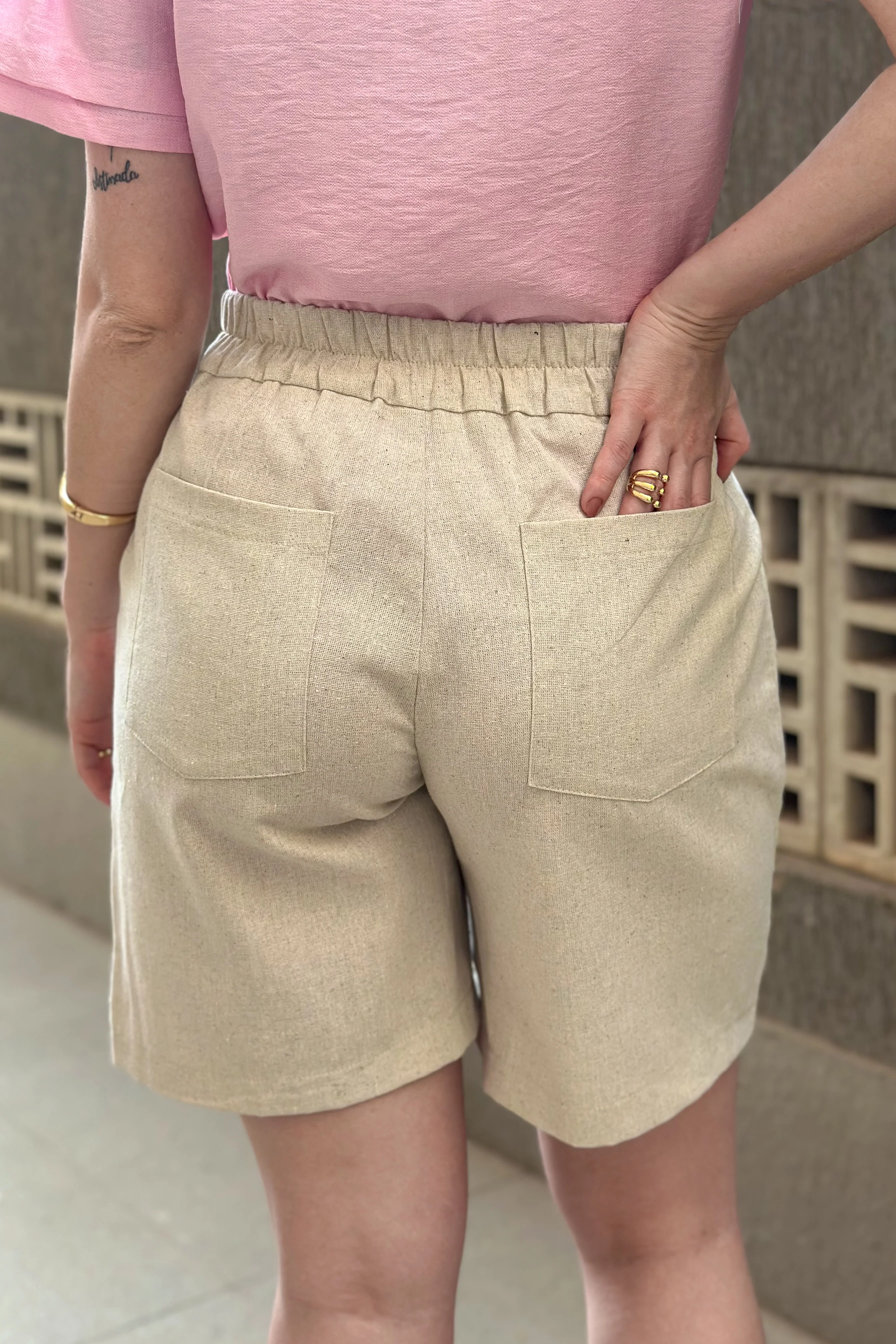 Short Em Linho Abigail Bege - Image 4