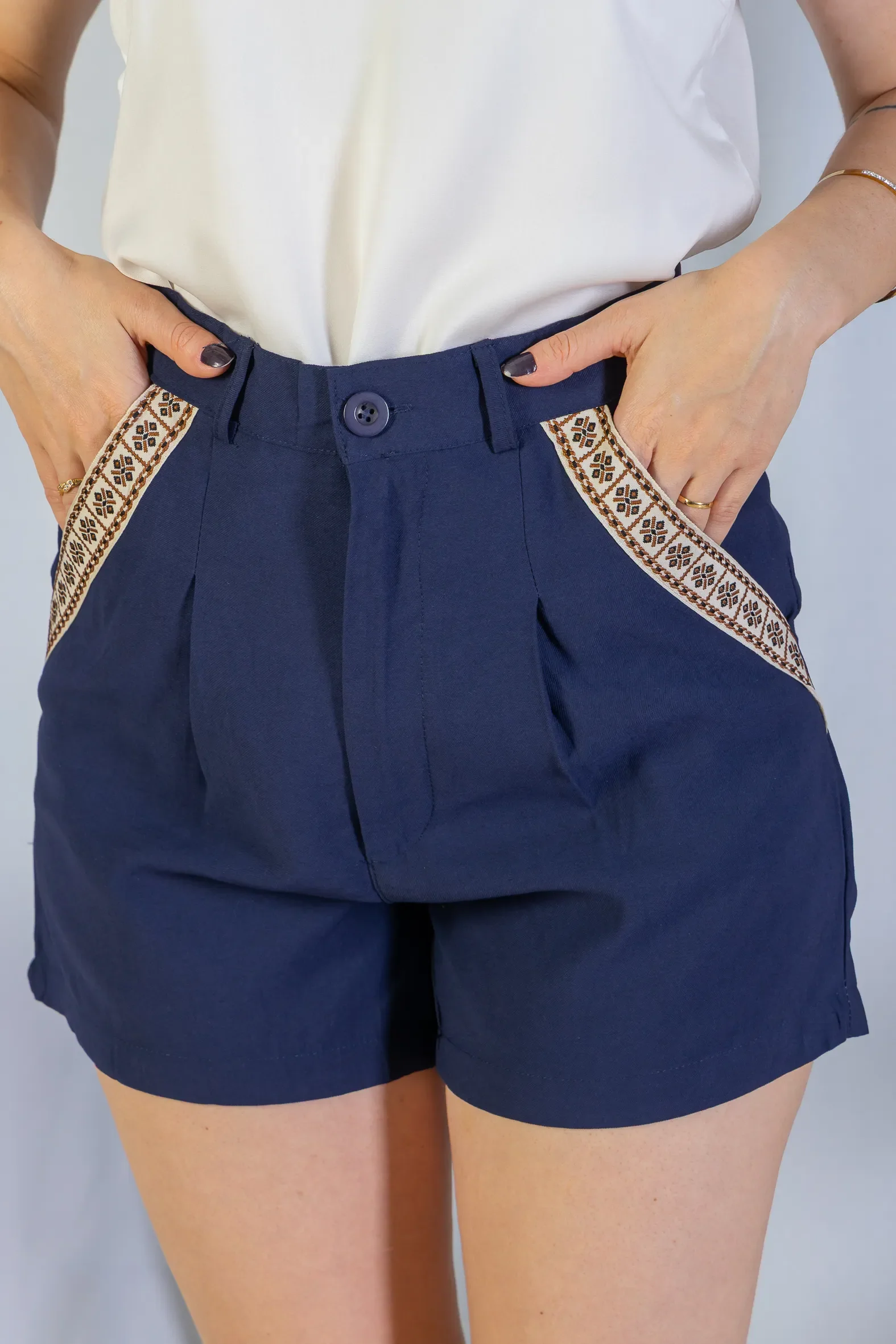 Shorts Detalhe Bolsos Cotton Maju Coutinho Azul Marinho - Image 7