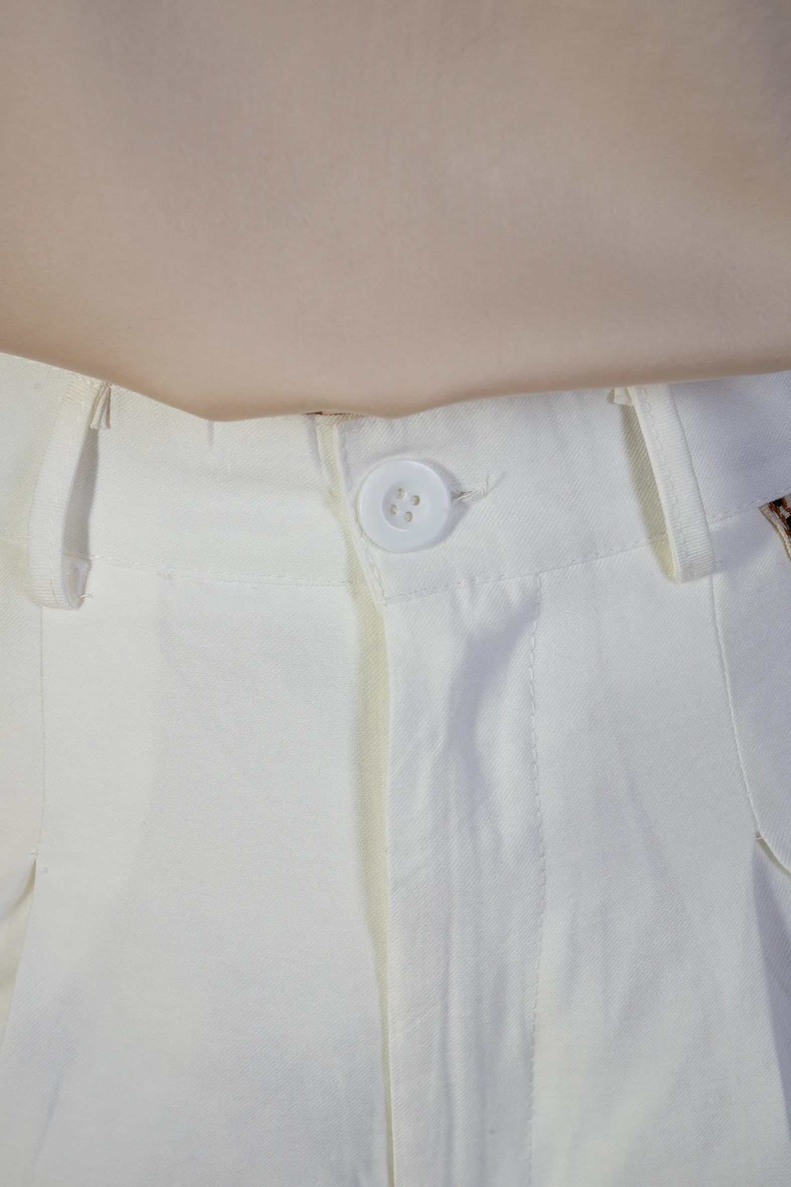 Shorts Detalhe Bolsos Cotton Maju Coutinho Branco - Image 8