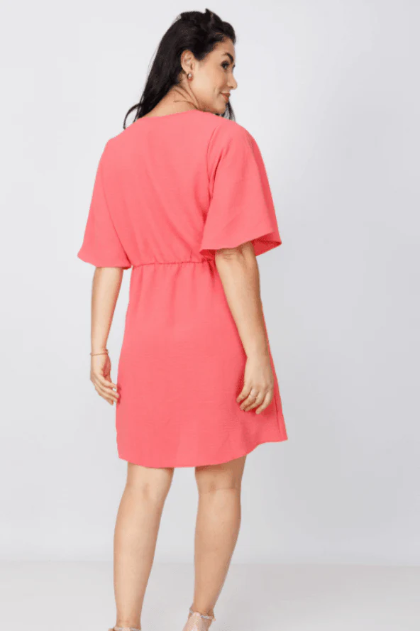 Vestido Curto Manga Flutuante Decote ''V'' Fabiana Coral - Image 4