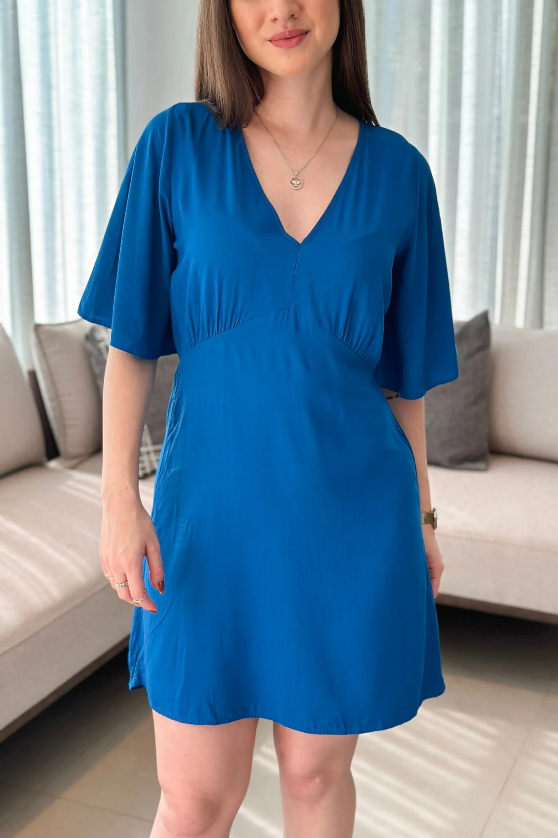 Vestido Curto Manga Flutuante Decote ''V'' Maju Azul - Image 4