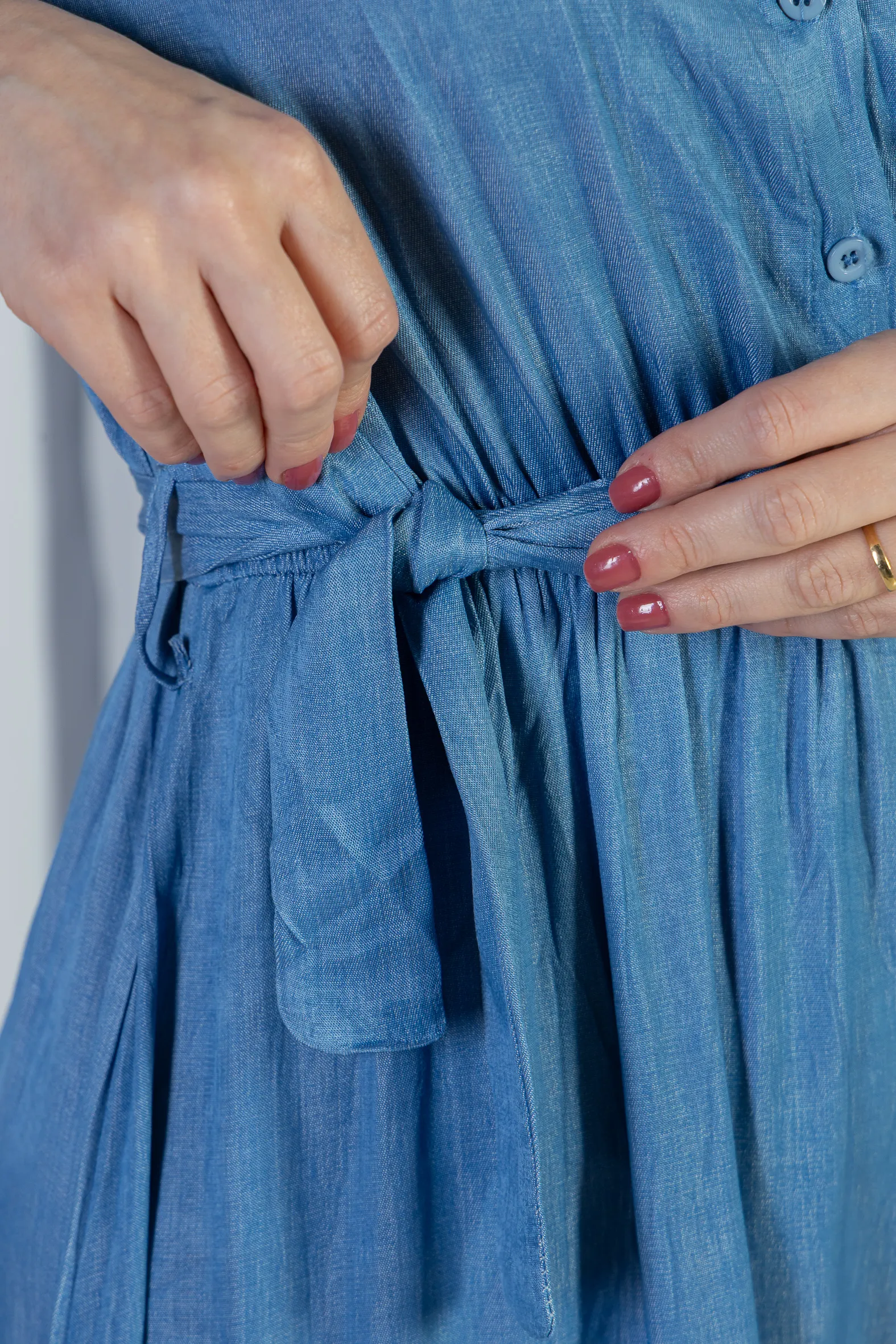 Vestido Logo Detalhe Botão Lyocell Vitória Azul Claro - Image 11